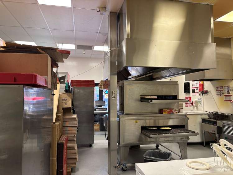 156-166 Main Street Upper Hutt Central_17