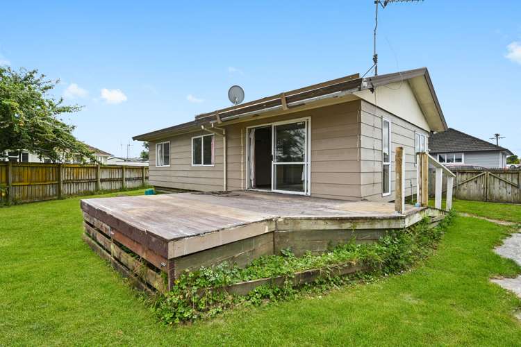 12b Byron Road Enderley_16