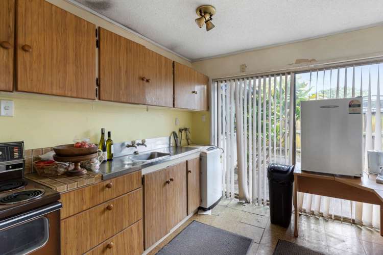 3 Ultima Place Clover Park_16