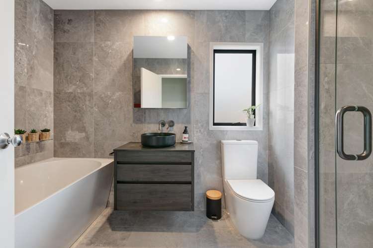 2/26 James Street Bayview_17