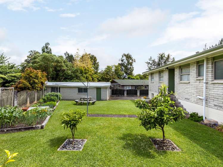 22 Splitt Avenue Glenview_14