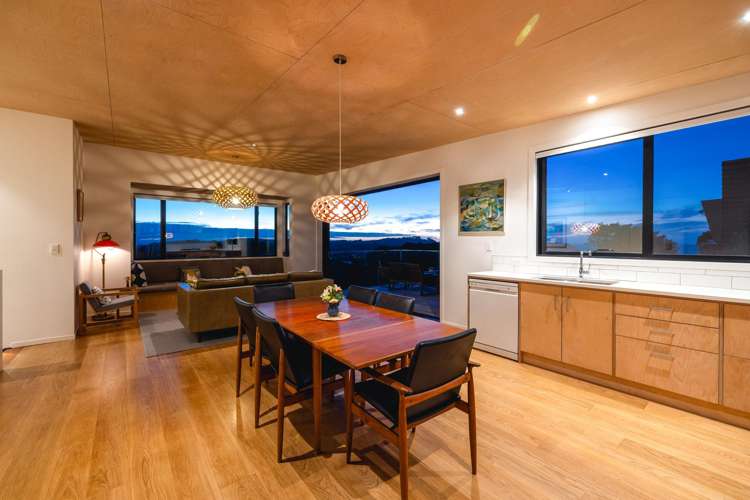 58 Victoria Road South Onetangi_9