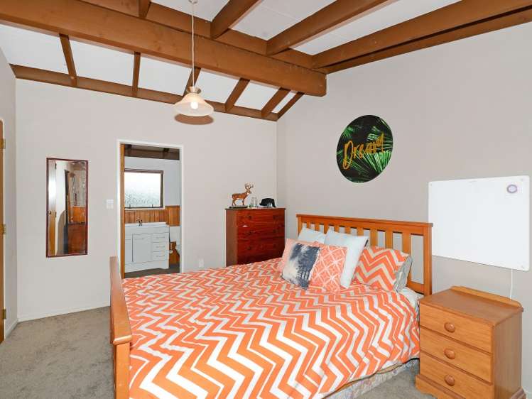 13 King Charles Drive Kingsley Heights_13