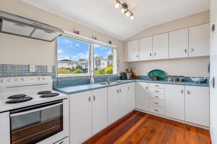 3/2 Chilton Place Mellons Bay_1