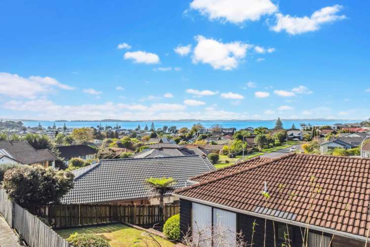 1/81 Oliver Road Eastern Beach_24