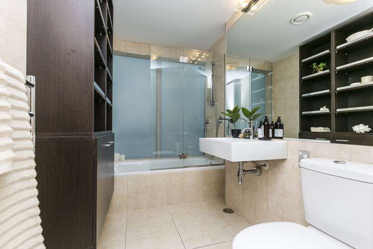 11/74 Oriental Parade Oriental Bay_11