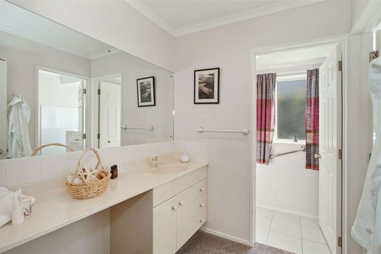 46 Torkar Road Clarks Beach_21