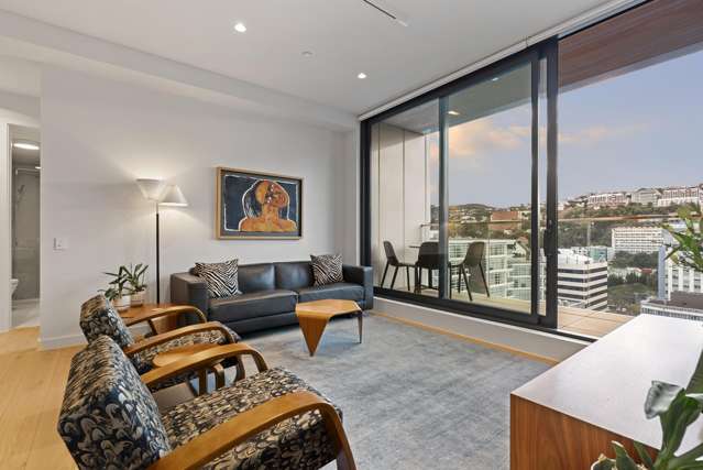 CONTEMPORARY, LUXURIOUS PENTHOUSE