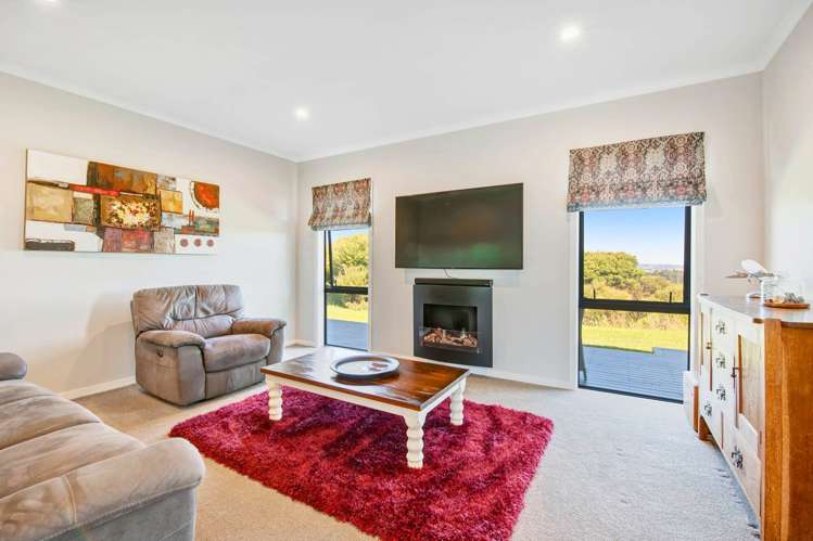 242 Hillcrest Road Wainui_12