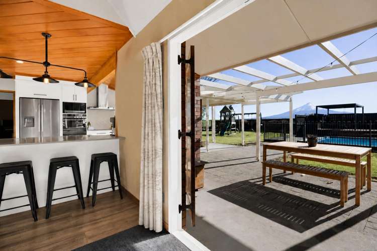 1306 Normanby Road Manaia_9