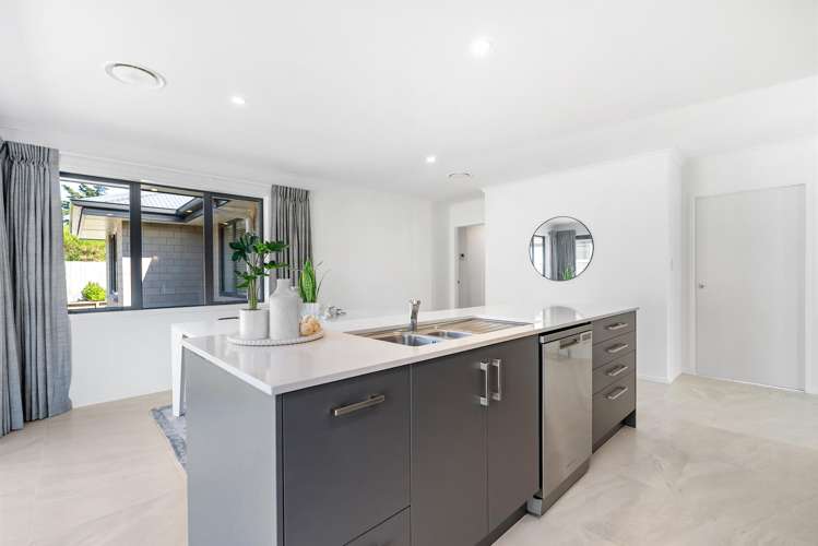 77 Kaurinui Crescent One Tree Point_6