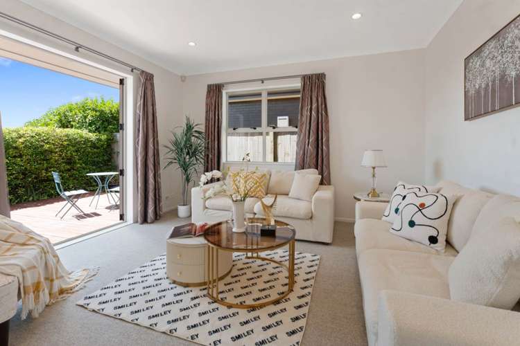 35 Mackay Drive Greenhithe_5