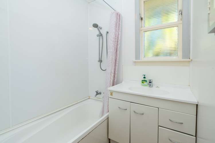 282 High Street South Carterton_9