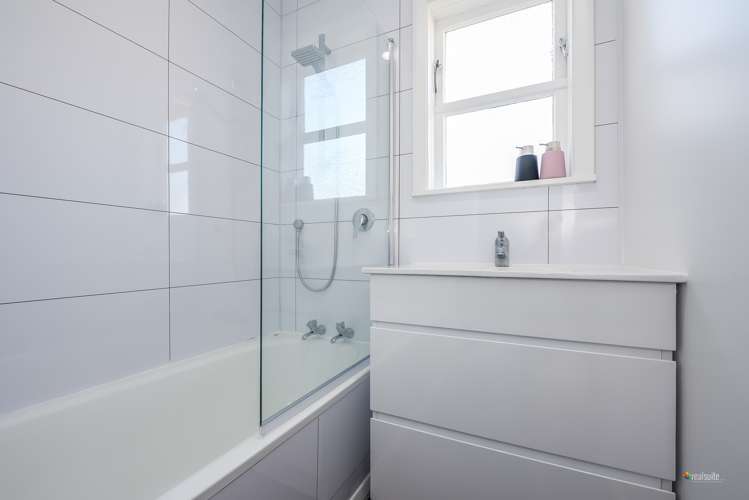 23 Dover Road Wainuiomata_13