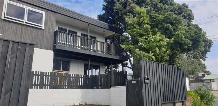 94 Oceanbeach Road 11229_7