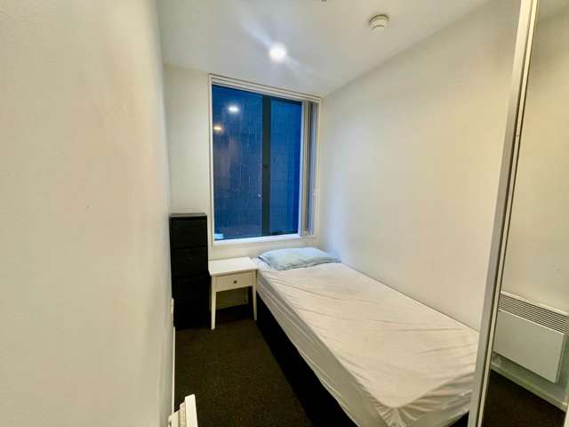 203/36 Eden Crescent City Centre_3