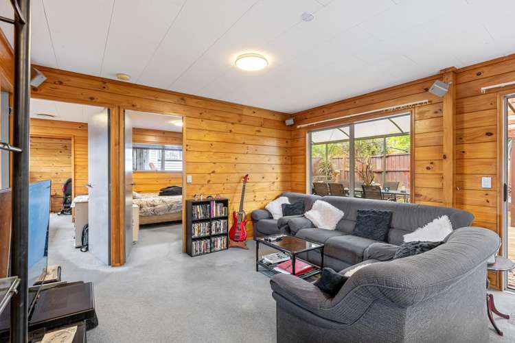 46 Easton Park Parade Glenfield_15