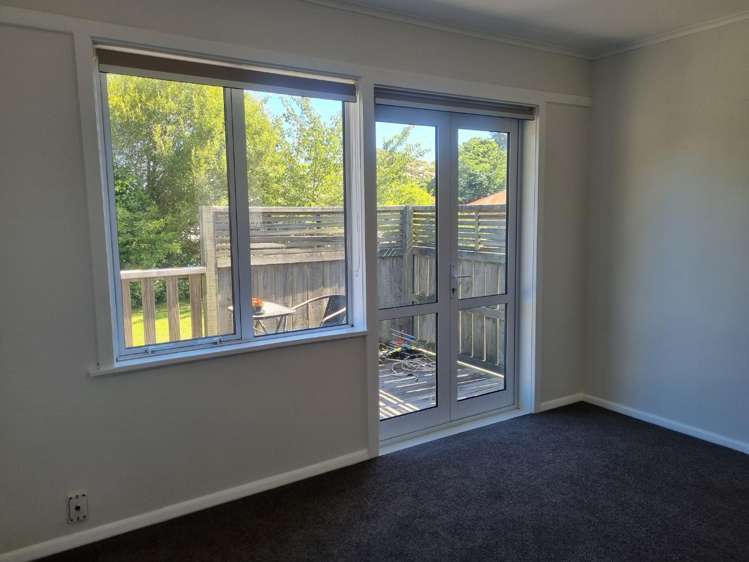 9 Dixon Road 11062_7