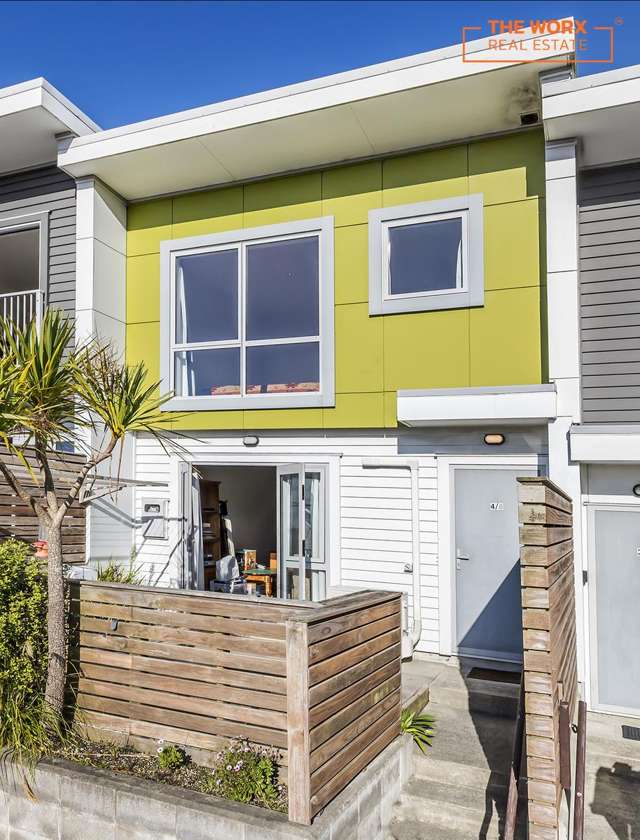 4/8 Middleton Road Johnsonville_1