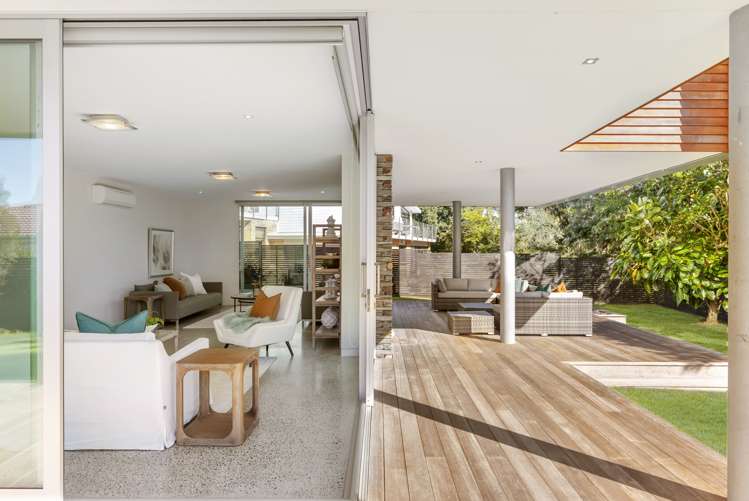 451 East Coast Road Murrays Bay_13