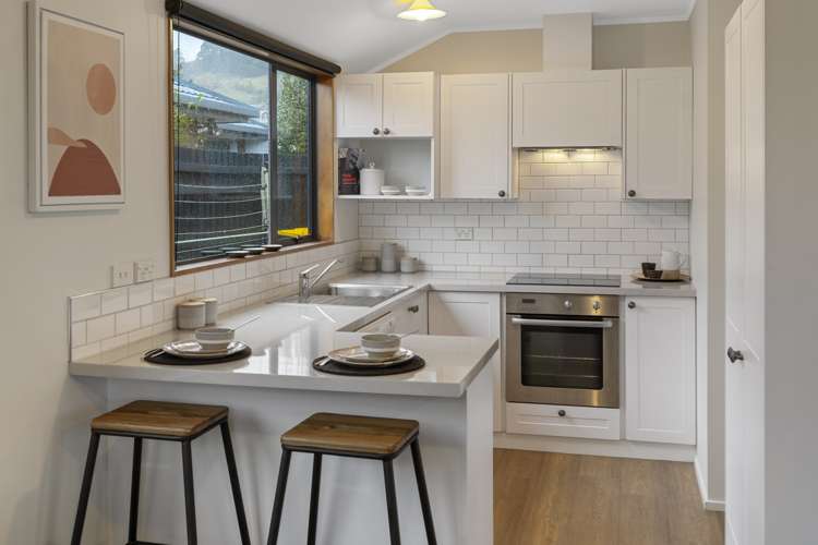 1 Vining Crescent Stoke_8