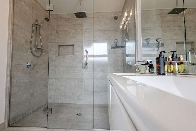 7 Pine Tree Road Hokitika_11