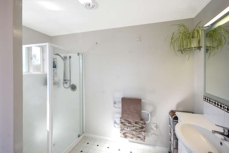 76 Greenwich Street Waihola_15