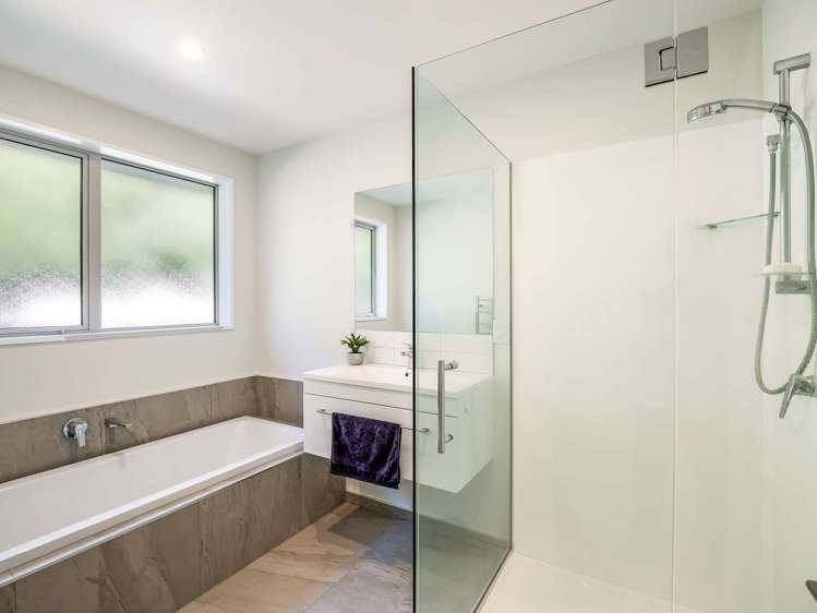 72 Sunline Avenue Lincoln_21