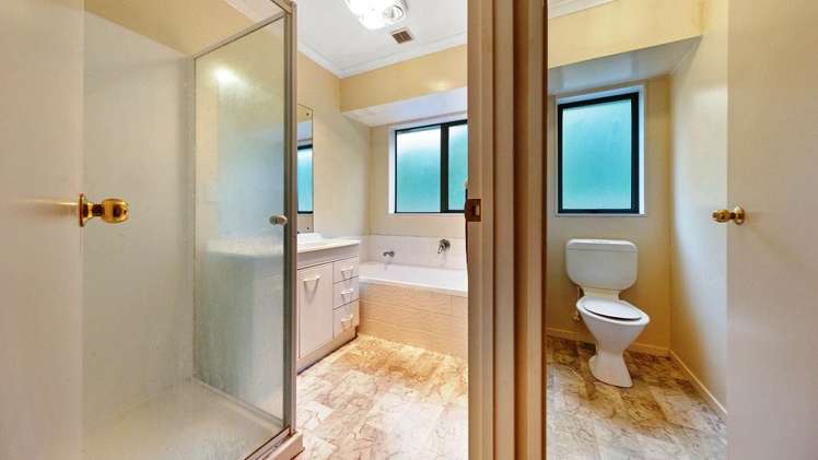 1 Lizzie Lane Clover Park_7