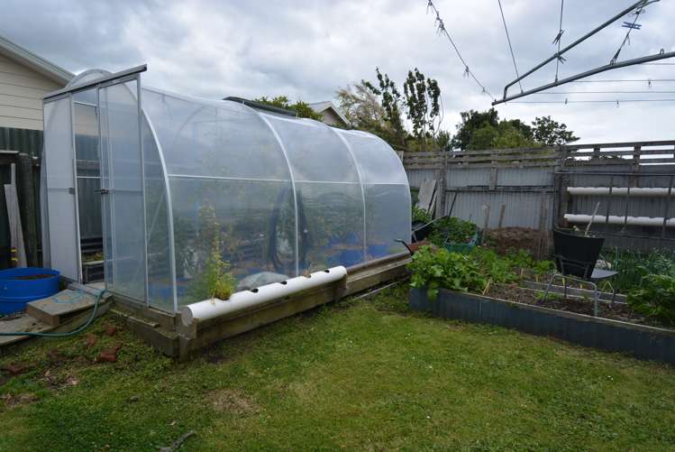 61 Louisa Street Gladstone_21