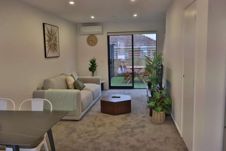 2/23 Awaroa Road Sunnyvale_2