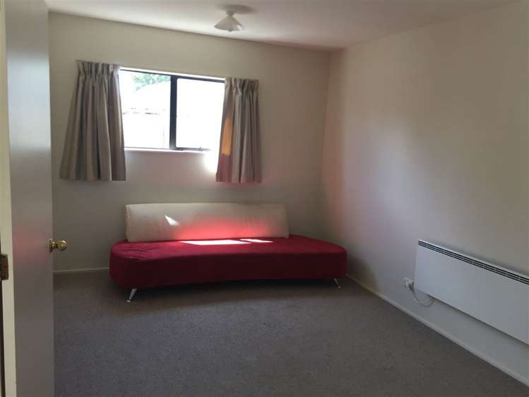 2 School Lane Kirwee_12