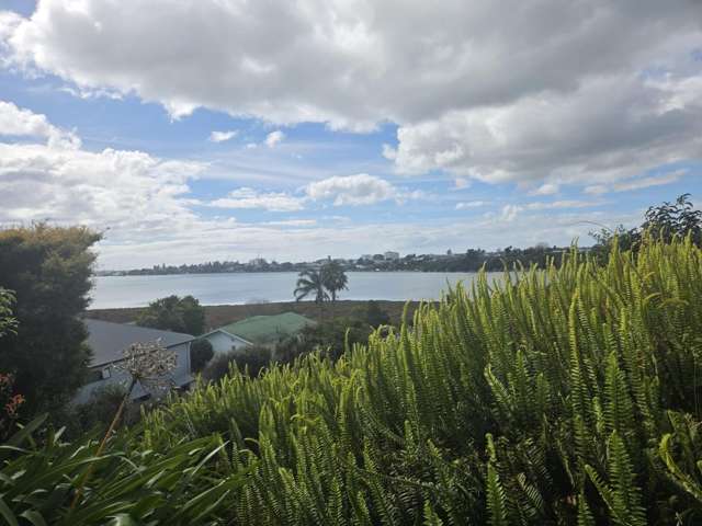 Central Tauranga Three Bedroom with Views