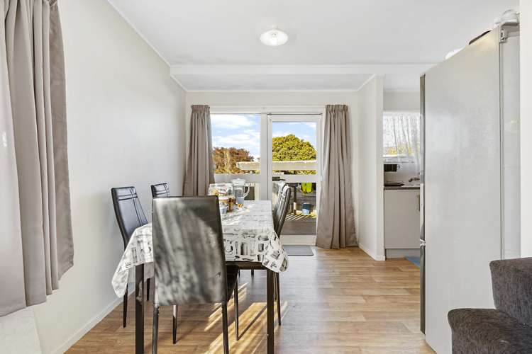 2/7 Volta Place Clendon Park_5