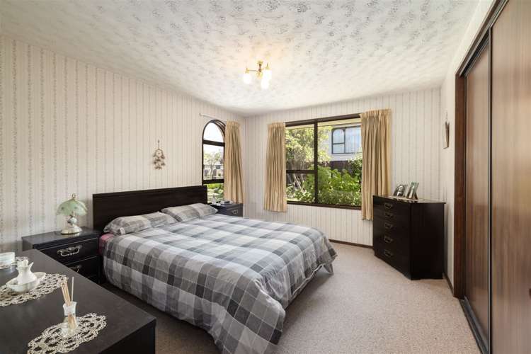 34 Karnak Crescent Russley_13