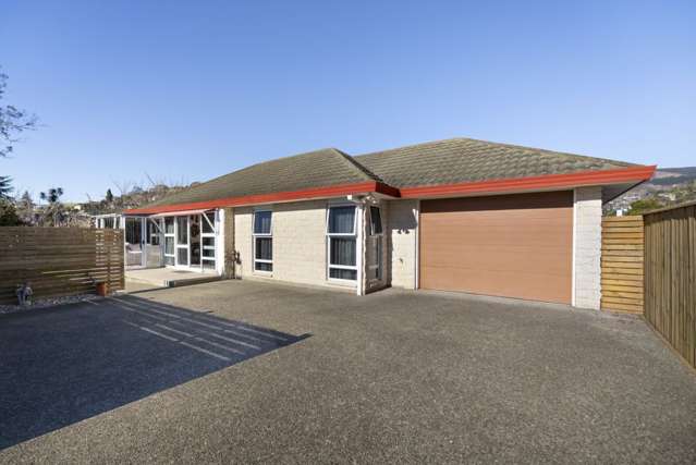 * UNDER OFFER * Charming Home in Prime Location