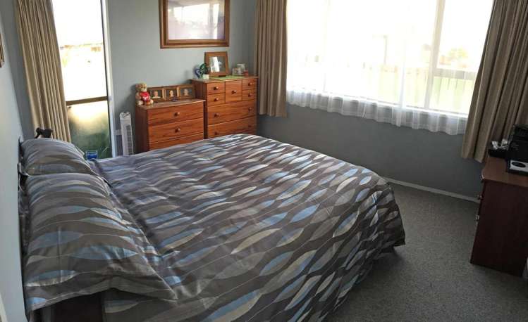 22 Hemans Street 11373_5