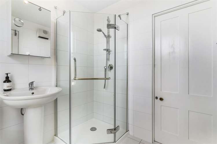 3/92 Victoria Road Devonport_14