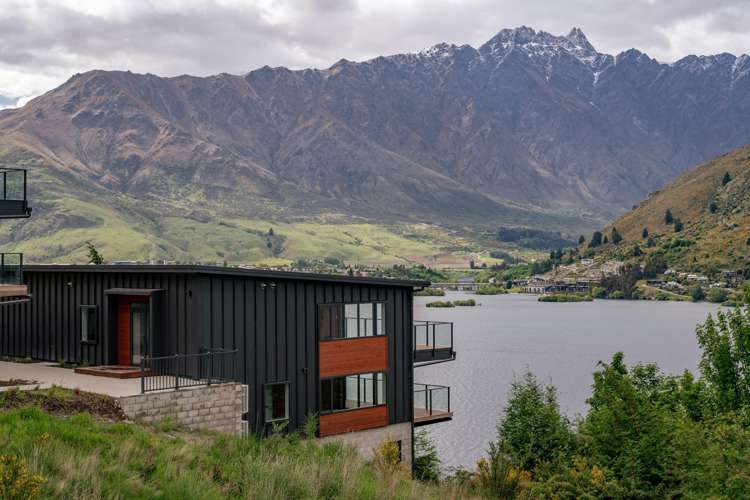 14A Angelo Drive Queenstown Hill_8