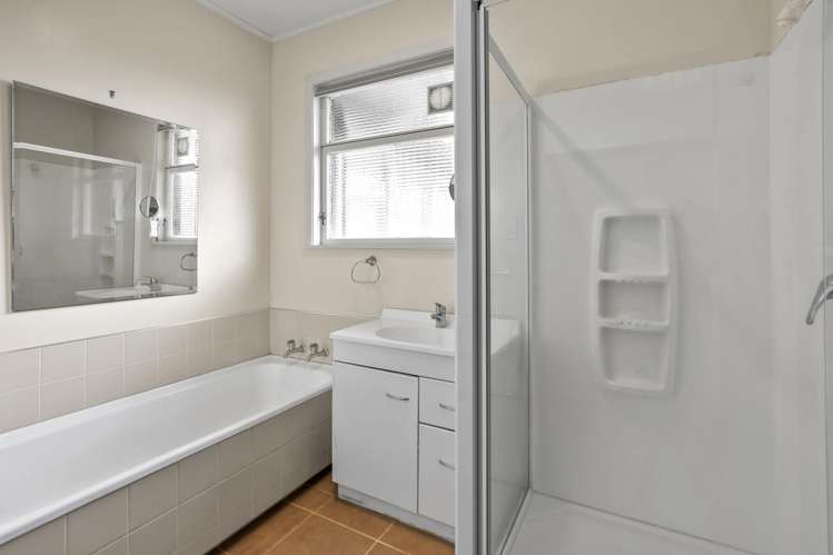 107 Robert Street Thames_16