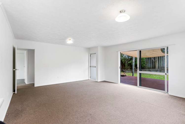 1/57 Athena Drive Totara Vale_7