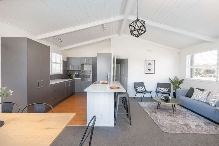 6 Liston Avenue Hilltop_10