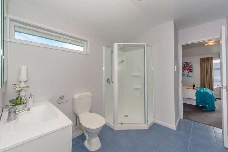 656 River Road Chartwell_14