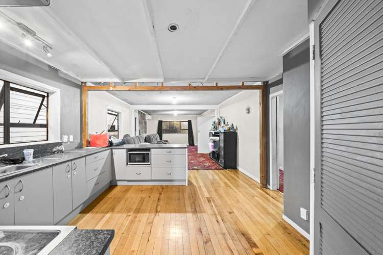 8 View Road Mangere_5