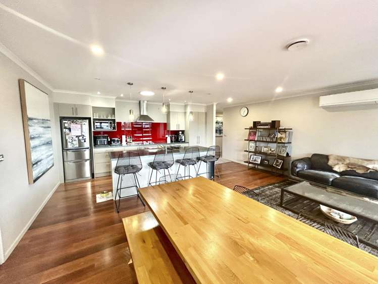 25 Squire Drive Awatoto_6