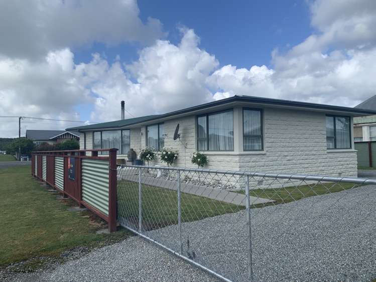 181 Hampden Street Hokitika_13