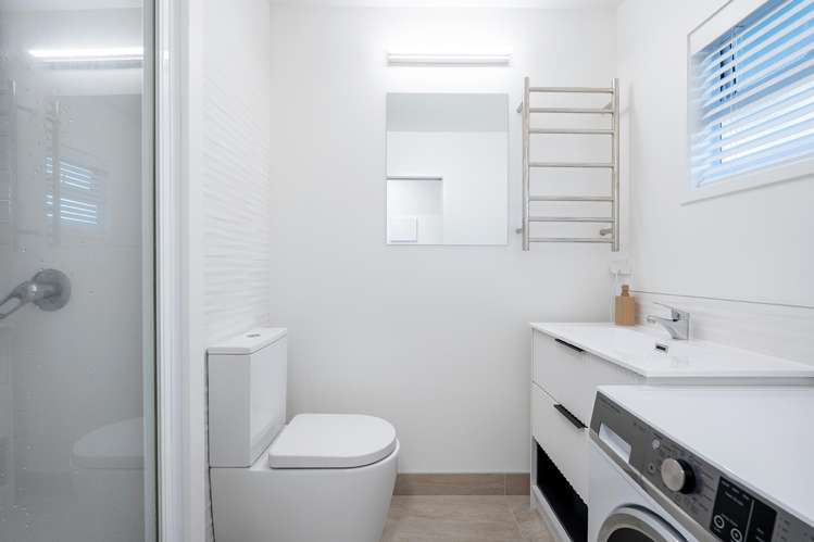 16/83 Lake Road Devonport_9