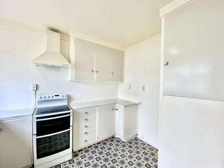 2/10 Marlene Avenue Te Atatu South_6