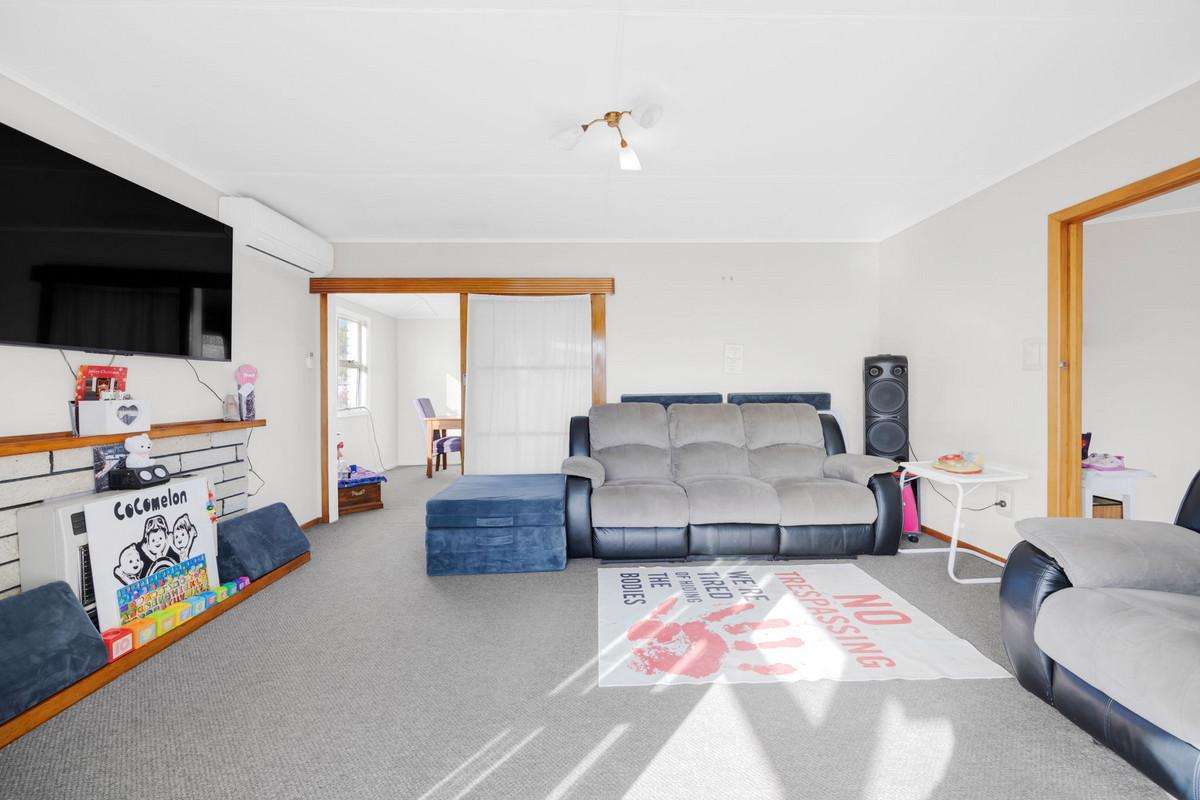 52A Dixon Avenue_1