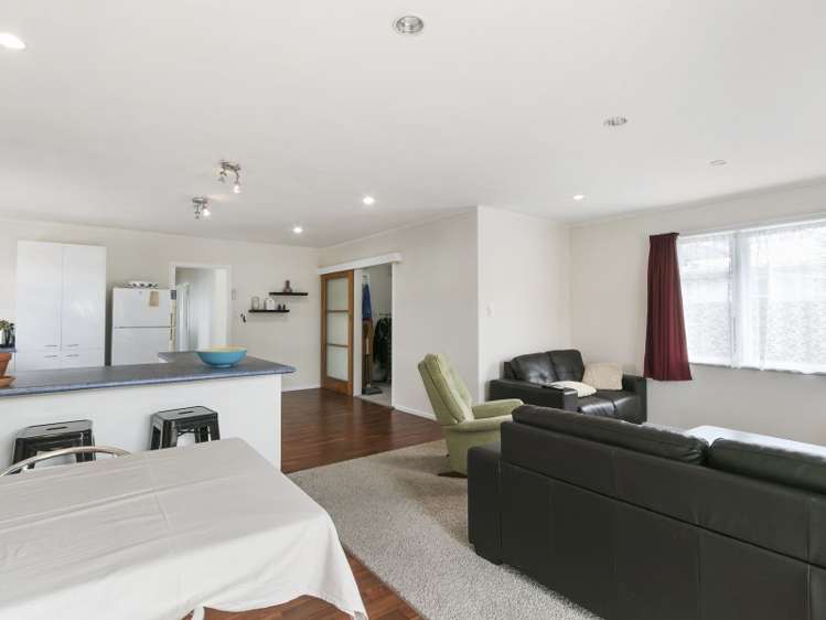 44 Momona Street Wainuiomata_6